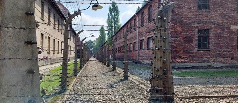 Facebook usunął posty Muzeum Auschwitz. Wicepremier Gawkowski: to skandal