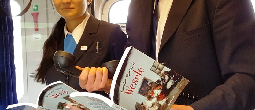 Narodowe czytanie także w pociągu [NAGRANIE]
