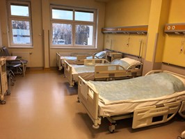 Pierwsza pacjentka opuściła szpital "Zdroje"