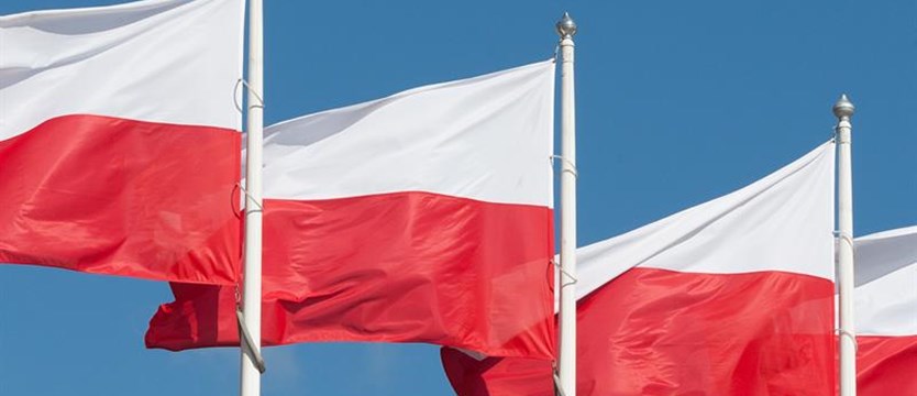 Wiceminister o podpaleniu polskiej flagi: „Głupia prowokacja Rosjan”