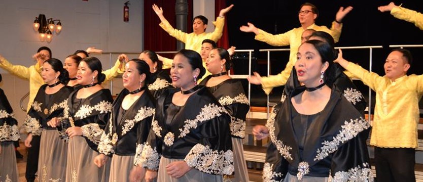 Trwa festiwal pieśni chóralnej. Brawurowy występ Filipińczyków