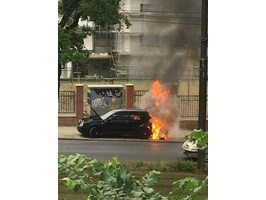 Przy Piastów płonął samochód
