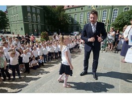 Przedszkolaki w polonezie