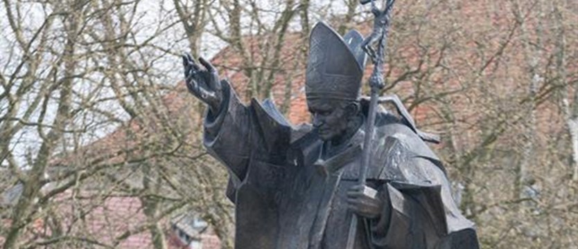 Dziś Dzień Papieski. Czuwanie pod pomnikiem Jana Pawła II