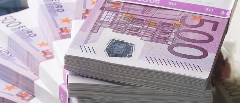 100 tysięcy euro w kupionej przez internet szafce