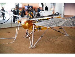 Sonda InSight wylądowała na powierzchni Marsa