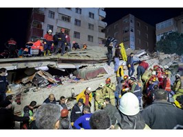 Zawalił się budynek mieszkalny w Stambule
