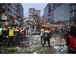 Zawalił się budynek mieszkalny w Stambule