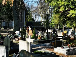 Akcja saperów na cmentarzu. Granatnik wstrzymał pogrzeb