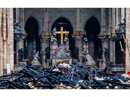 Przyczyną pożaru w Notre Dame prawdopodobnie zwarcie elektryczne