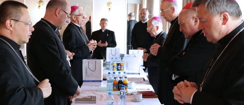 Biskupi o funduszu solidarnościowym dla poszkodowanych przez duchownych