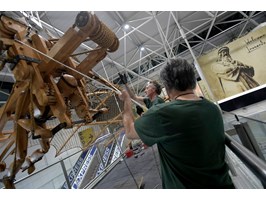 Latające maszyny Leonarda da Vinci na lotnisku w Rzymie