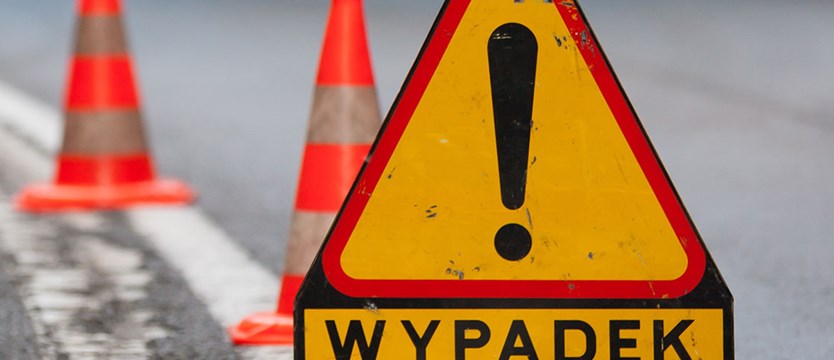 Po wypadku zablokowana droga krajowa 23 koło Pszczelnika