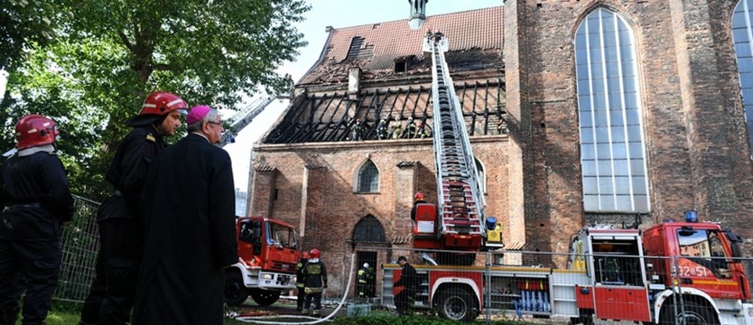 Gdańsk. Spaliła się część konstrukcji dachowej kościoła św. Piotra i Pawła