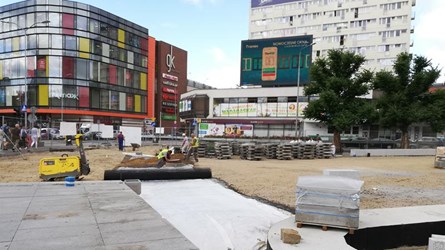 Przemiana pl. Adamowicza opóźniona. Finał na koniec wakacji?