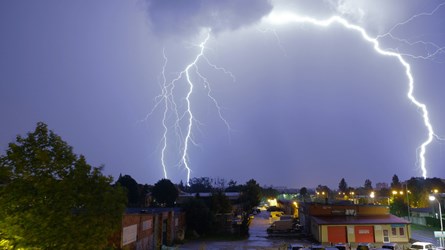 Meteorolodzy ostrzegają przed burzami w nocy