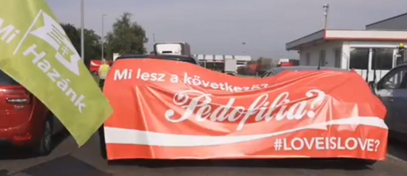 Radykalna partia prawicowa zablokowała zakład Coca-Coli w związku z reklamą