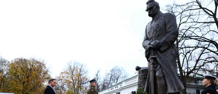 Prezydent Andrzej Duda złożył kwiaty przed pomnikami Ojców Niepodległości