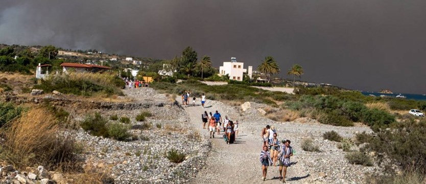 Pożary i chaos na Rodos. Na wyspie są Polacy z pięciu biur podróży