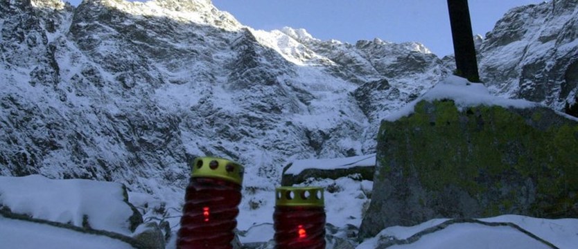 Tatry słowackie: nie żyje dwóch turystów porwanych przez lawinę śnieżną